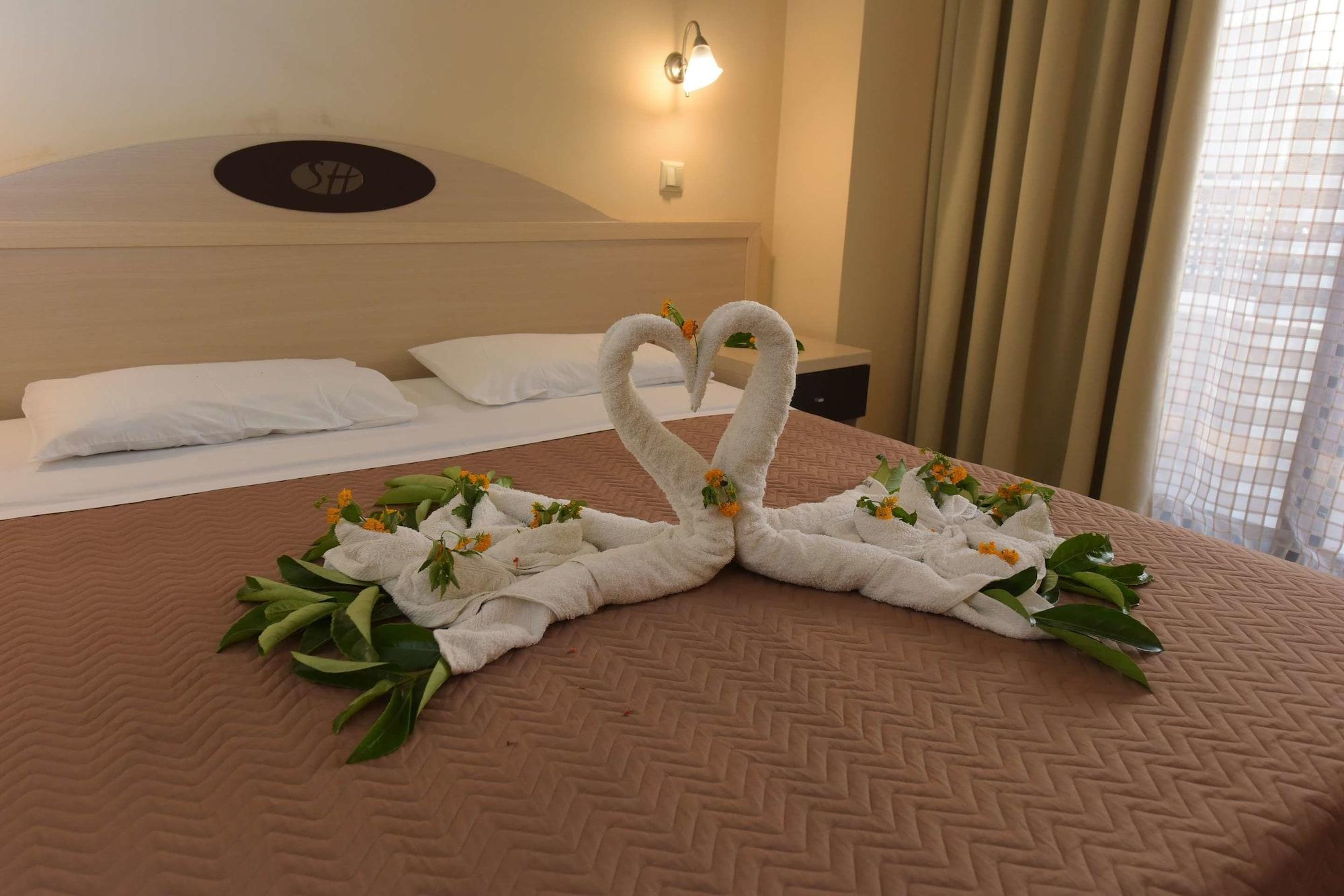 Santa Helena Hotel เอียลิซอส ภายนอก รูปภาพ