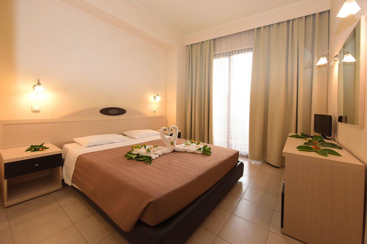 Santa Helena Hotel เอียลิซอส ภายนอก รูปภาพ