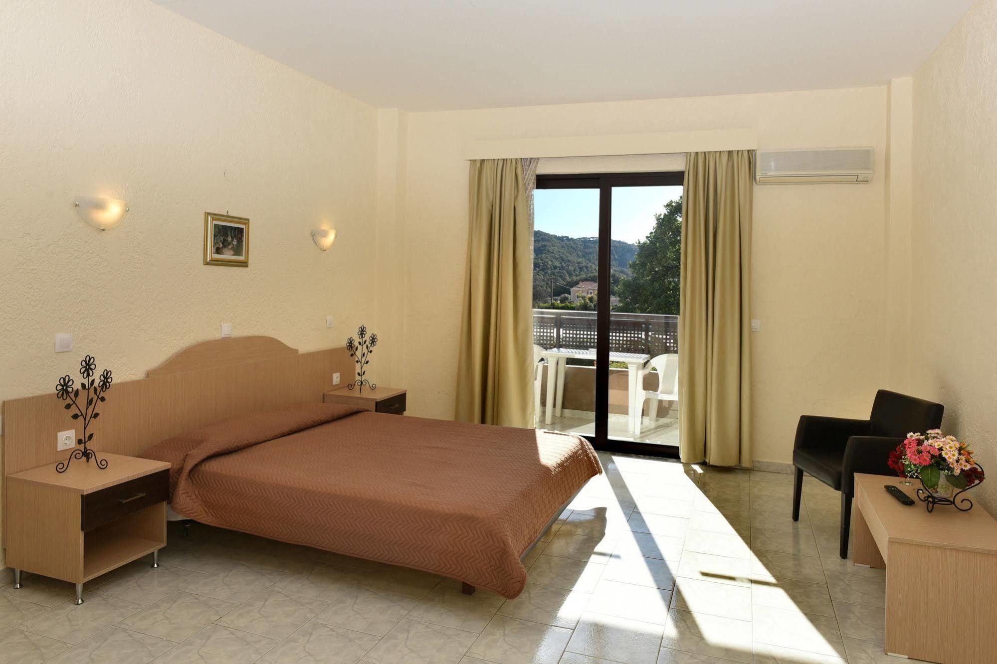 Santa Helena Hotel เอียลิซอส ภายนอก รูปภาพ