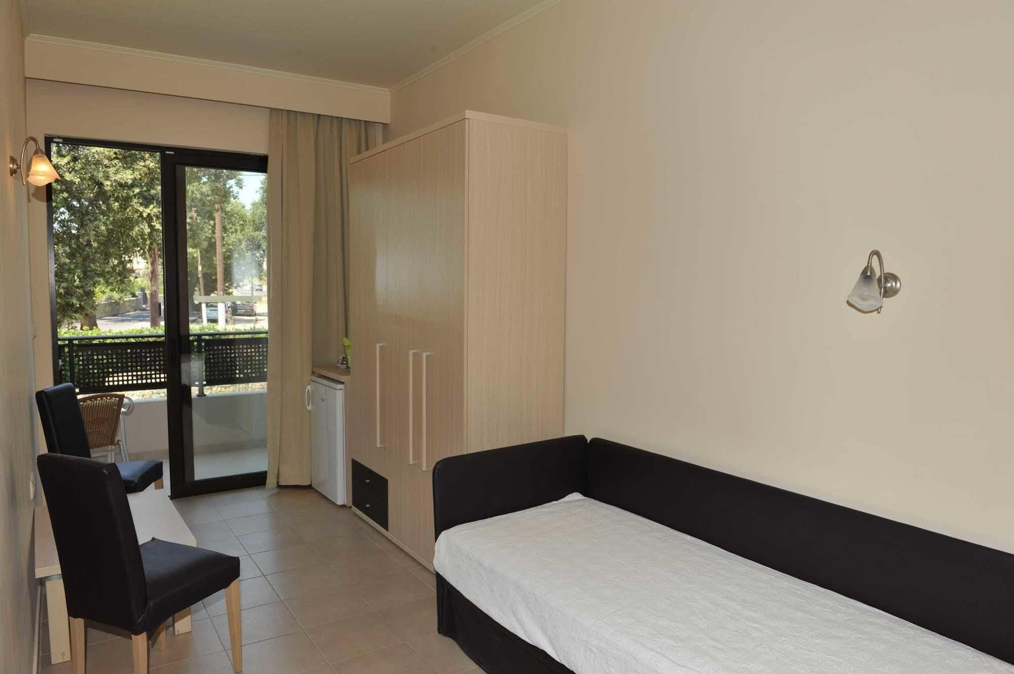Santa Helena Hotel เอียลิซอส ภายนอก รูปภาพ
